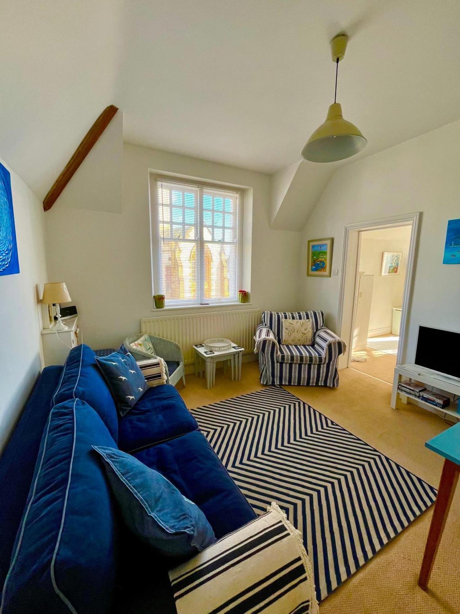 Lyme Regis Renovated Period Seaside Flat Daire Dış mekan fotoğraf